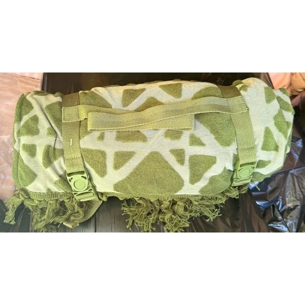 Threshold Outdoor Beach Picnic Blanket Green 80 x 60 in New